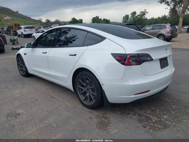 2021 TESLA MODEL 3 5YJ3E1EA3MF000748 Photo 2