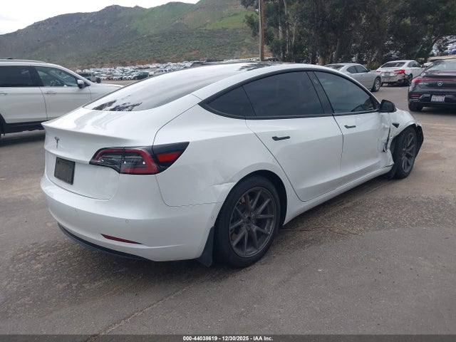 2021 TESLA MODEL 3 5YJ3E1EA3MF000748 Photo 3