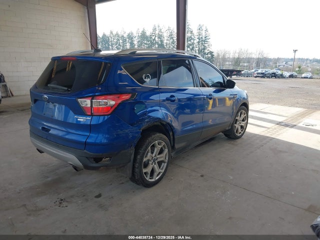 1FMCU9J9XHUC14173 Ford Escape Titanium