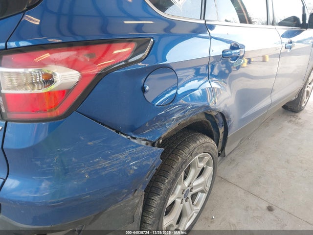 1FMCU9J9XHUC14173 Ford Escape Titanium