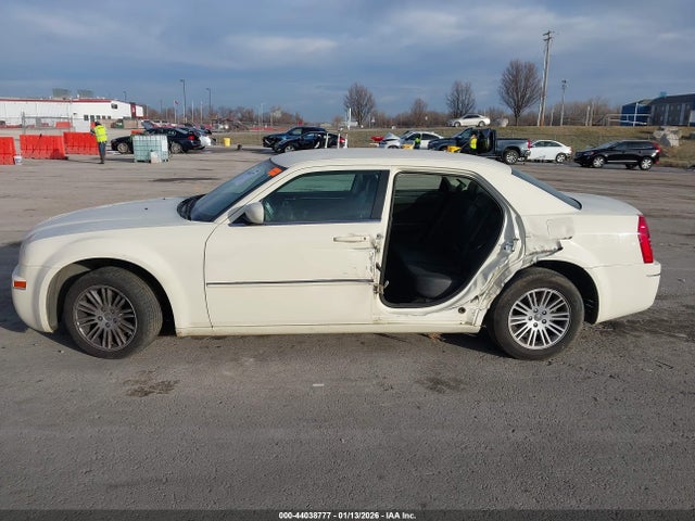 Продаж на аукціоні авто 2008 Chrysler 300 Touring, vin: 2C3KA53G08H189062, номер лоту: 44038777