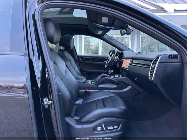 2021 PORSCHE CAYENNE COUPE WP1BA2AY0MDA40369 Photo 4