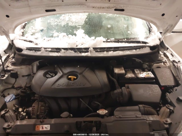 2015 Hyundai Elantra Se მანქანა იყიდება აუქციონზე, vin: 5NPDH4AE2FH585073, აუქციონის ნომერი: 44038815