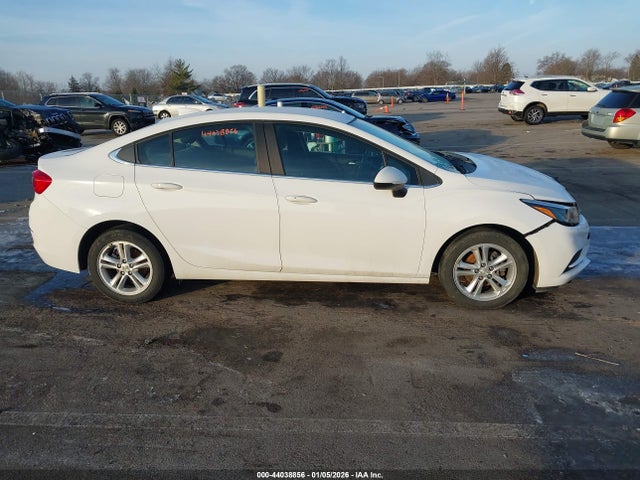 1G1BE5SM6H7163268 Chevrolet Cruze Lt Auto