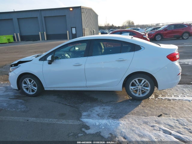 1G1BE5SM6H7163268 Chevrolet Cruze Lt Auto