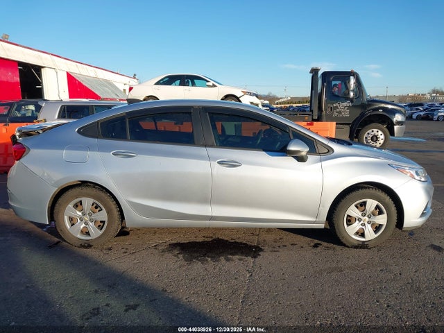 1G1BC5SM1J7143148 Chevrolet Cruze Ls Auto
