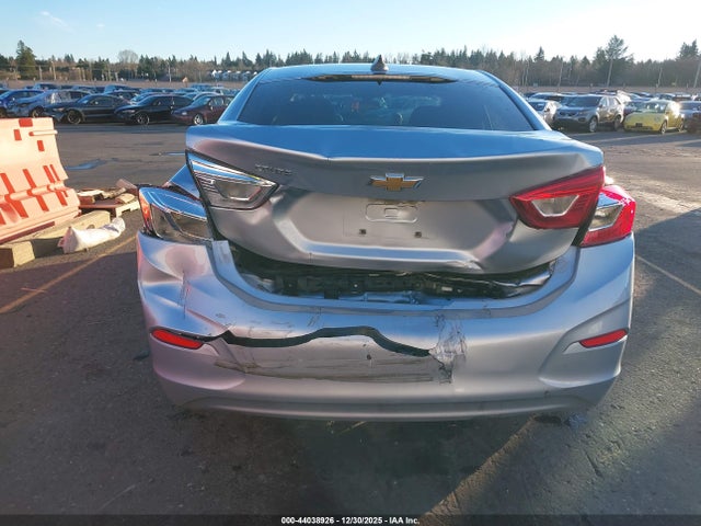 1G1BC5SM1J7143148 Chevrolet Cruze Ls Auto