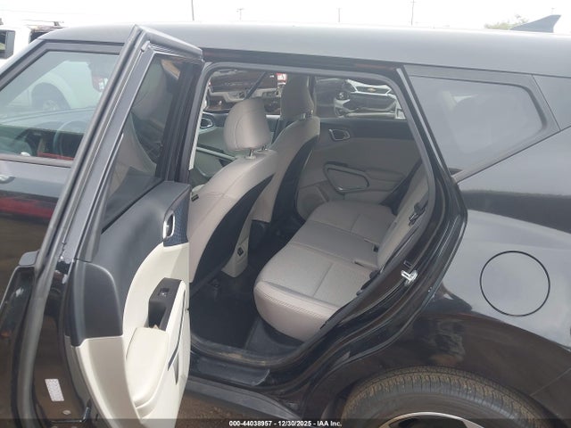 KNDJ33AU1P7852566 KIA SOUL EX