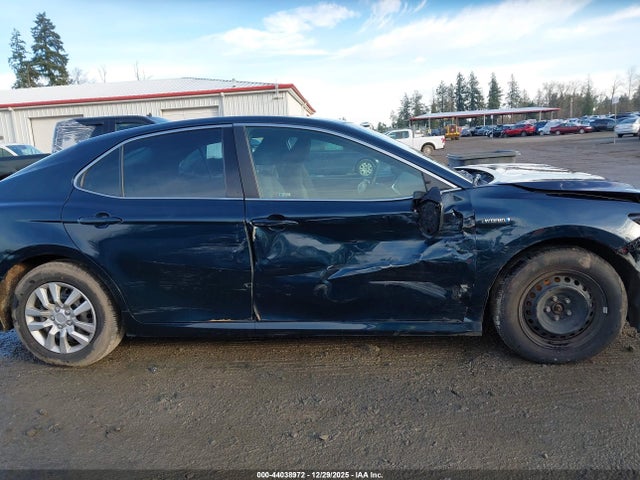 4T1B31HK0JU502699 Toyota Camry Hybrid Le
