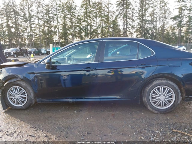 4T1B31HK0JU502699 Toyota Camry Hybrid Le