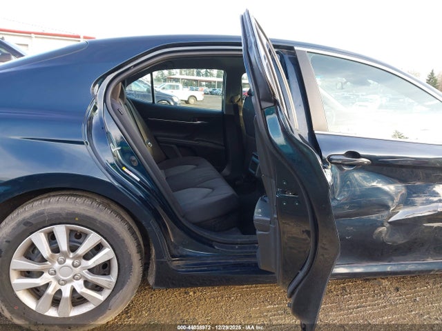 4T1B31HK0JU502699 Toyota Camry Hybrid Le