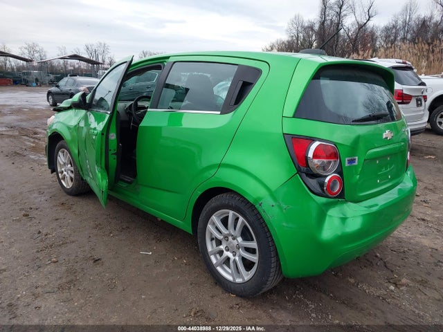 2015 CHEVROLET SONIC 1G1JC6SH4F4150933 Photo 2