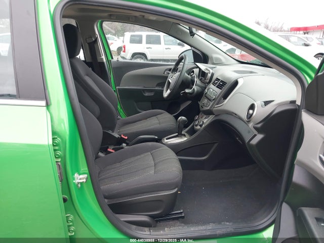 2015 CHEVROLET SONIC 1G1JC6SH4F4150933 Photo 4