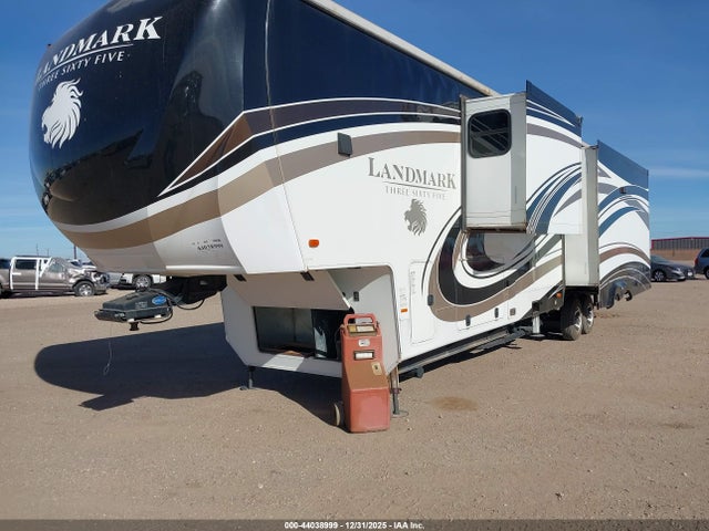 5SFBG4326GE313184 Heartland Landmark 40&#039; 5th Wheel