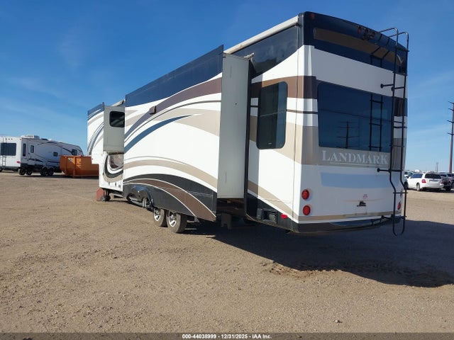 5SFBG4326GE313184 Heartland Landmark 40&#039; 5th Wheel