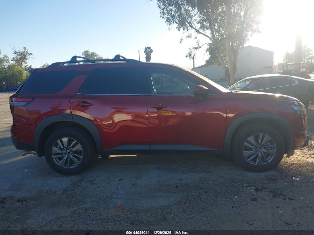5N1DR3BAXNC260678 Nissan Pathfinder Sv 2wd