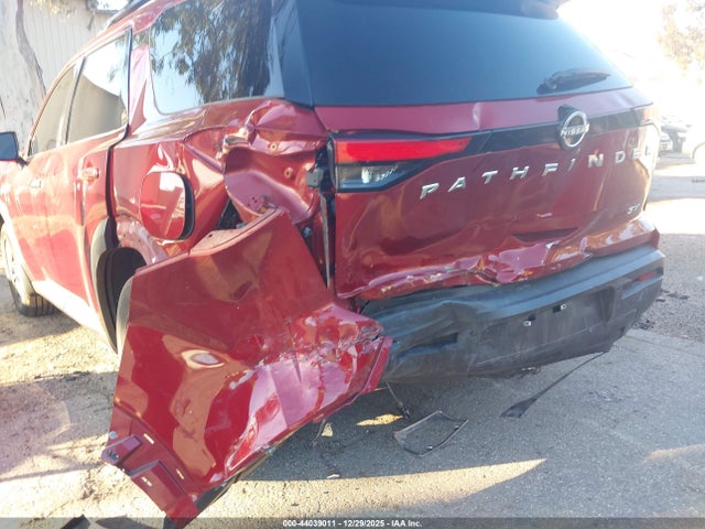 5N1DR3BAXNC260678 Nissan Pathfinder Sv 2wd
