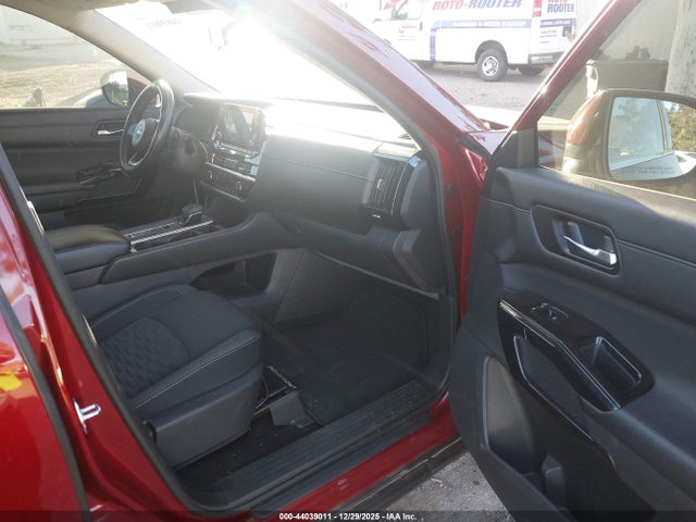 5N1DR3BAXNC260678 Nissan Pathfinder Sv 2wd