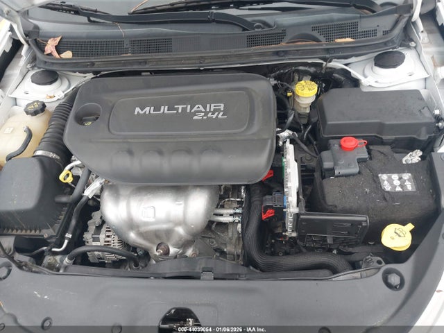 44039054 :رقم المزاد ، 1C3CDFBB4FD421213 vin ، 2015 Dodge Dart Sxt مزاد بيع