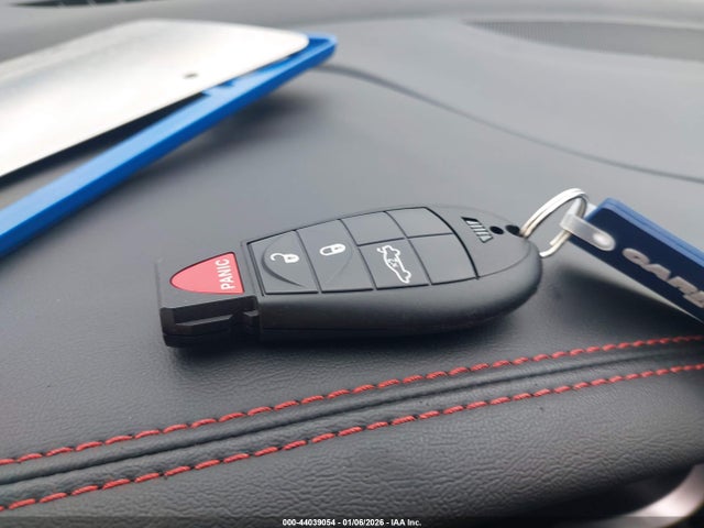 44039054 :رقم المزاد ، 1C3CDFBB4FD421213 vin ، 2015 Dodge Dart Sxt مزاد بيع