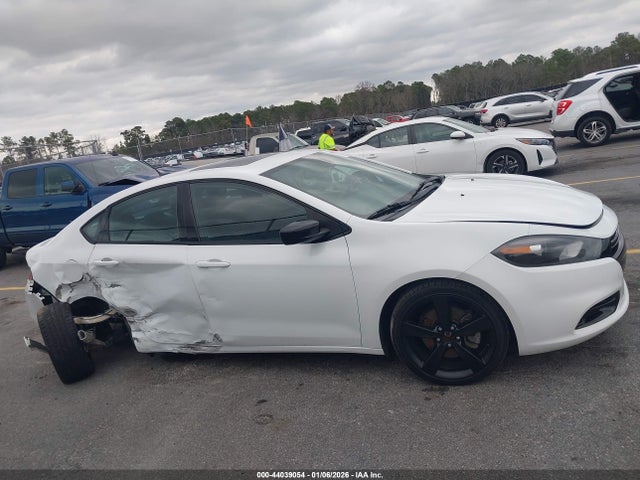 44039054 :رقم المزاد ، 1C3CDFBB4FD421213 vin ، 2015 Dodge Dart Sxt مزاد بيع