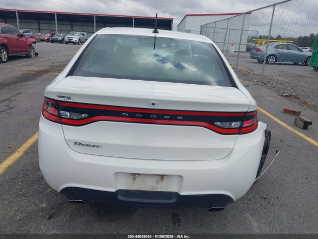 44039054 :رقم المزاد ، 1C3CDFBB4FD421213 vin ، 2015 Dodge Dart Sxt مزاد بيع