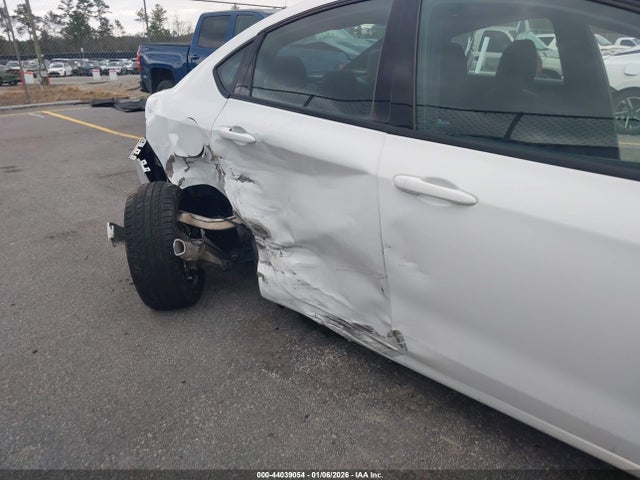 44039054 :رقم المزاد ، 1C3CDFBB4FD421213 vin ، 2015 Dodge Dart Sxt مزاد بيع