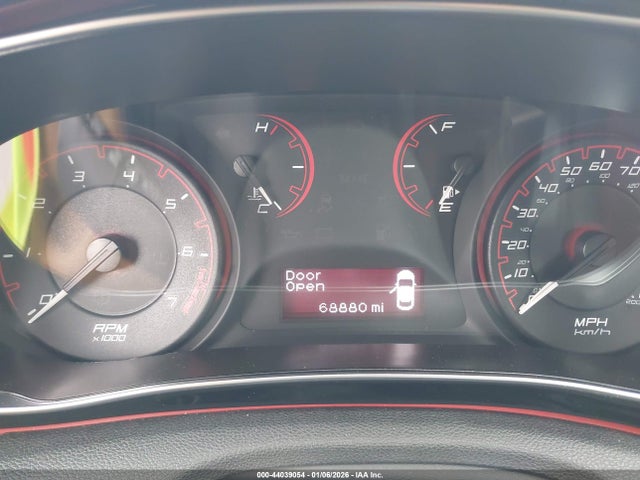 44039054 :رقم المزاد ، 1C3CDFBB4FD421213 vin ، 2015 Dodge Dart Sxt مزاد بيع