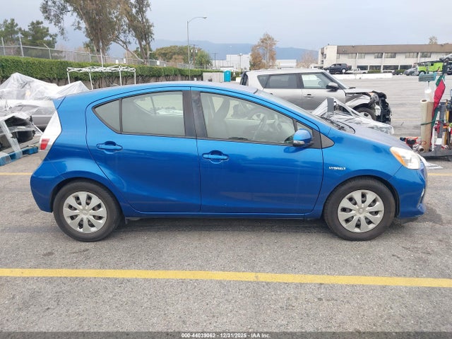 JTDKDTB39E1561112 Toyota PRIUS C