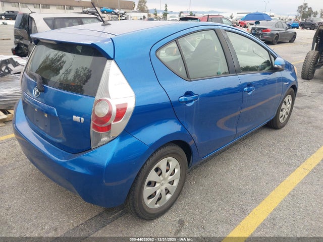 JTDKDTB39E1561112 Toyota PRIUS C