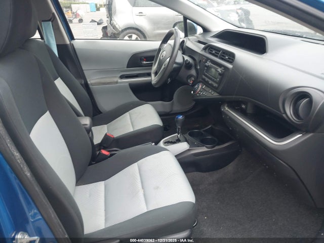 JTDKDTB39E1561112 Toyota PRIUS C