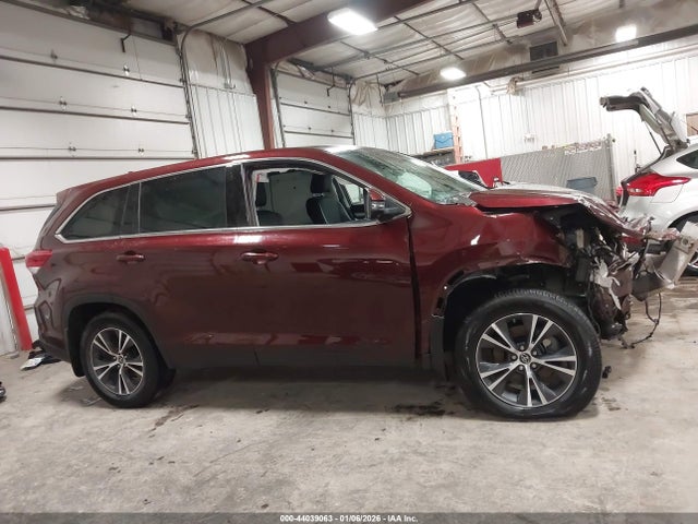 Продаж на аукціоні авто 2019 Toyota Highlander Le Plus, vin: 5TDBZRFH7KS994453, номер лоту: 44039063