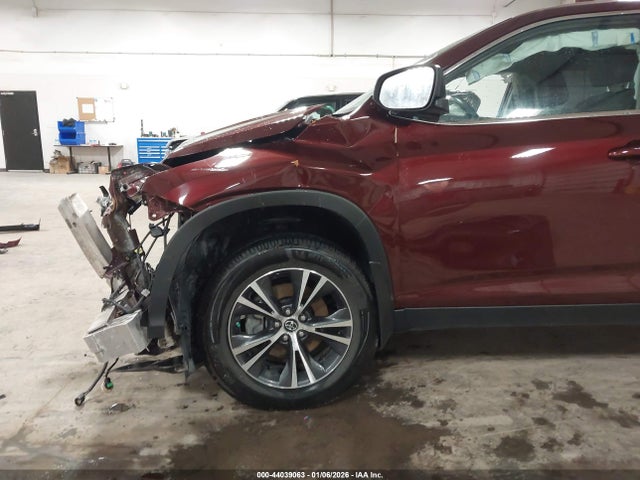 Продаж на аукціоні авто 2019 Toyota Highlander Le Plus, vin: 5TDBZRFH7KS994453, номер лоту: 44039063