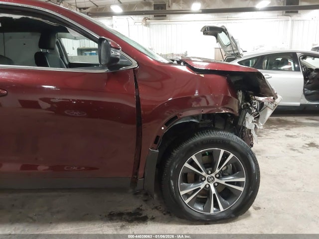 Продаж на аукціоні авто 2019 Toyota Highlander Le Plus, vin: 5TDBZRFH7KS994453, номер лоту: 44039063