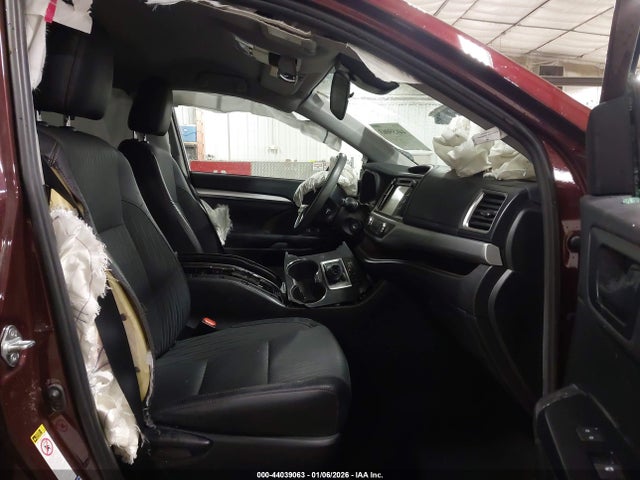 Продаж на аукціоні авто 2019 Toyota Highlander Le Plus, vin: 5TDBZRFH7KS994453, номер лоту: 44039063