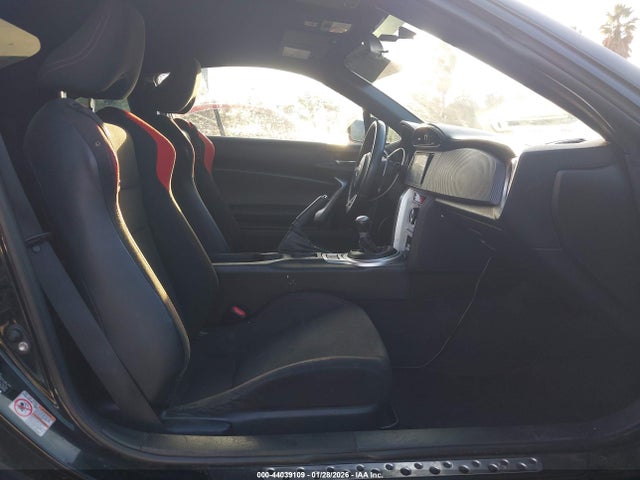 JF1ZNAA18G8709492 Scion FR-S