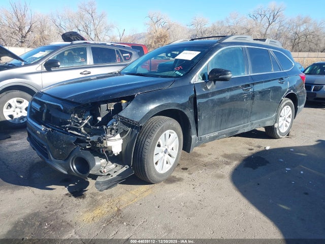 Subaru Outback 2.5i Premium 2018 4S4BSAFC8J3279767 Image 2