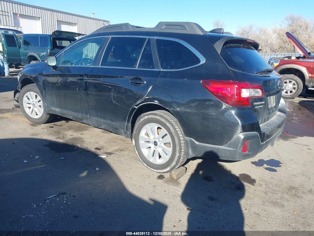 Subaru Outback 2.5i Premium 2018 4S4BSAFC8J3279767 Image 3