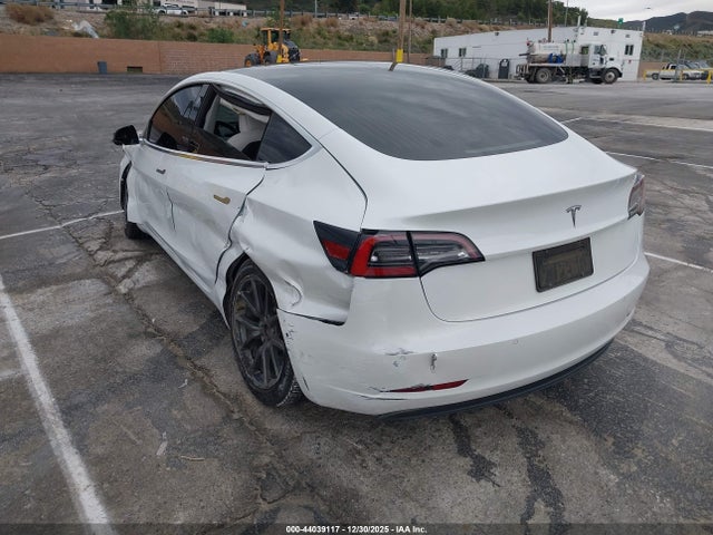 2019 TESLA MODEL 3 5YJ3E1EA2KF509288 Photo 2