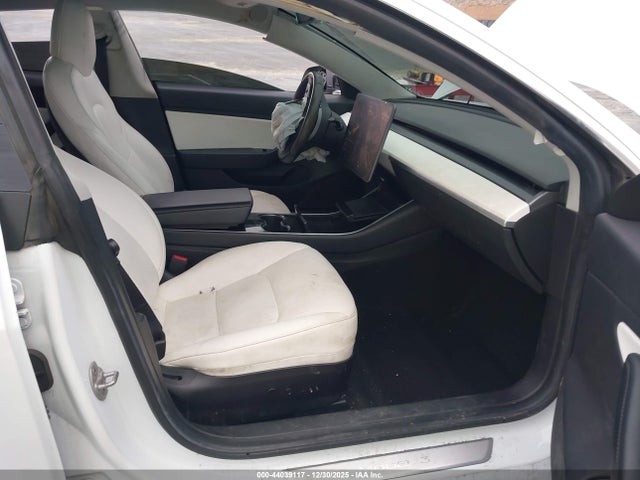 2019 TESLA MODEL 3 5YJ3E1EA2KF509288 Photo 4
