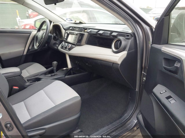 Toyota RAV4 LE 2015 JTMBFREV3FJ028281 Image 5