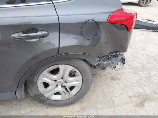 Toyota RAV4 LE 2015 JTMBFREV3FJ028281 Image 6