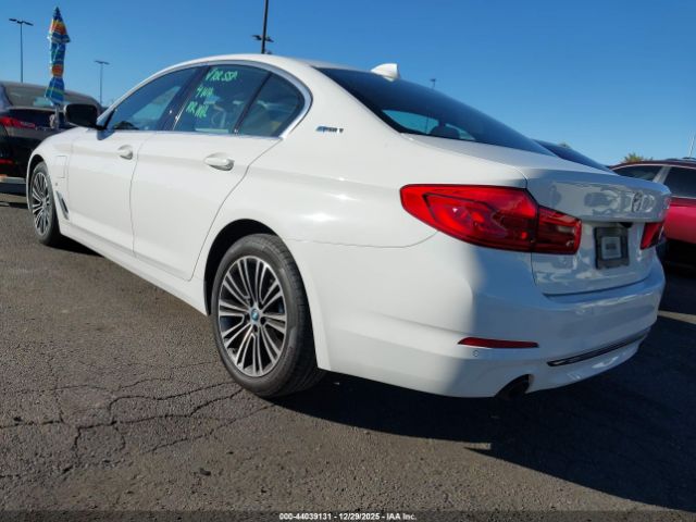 2019 BMW 530E WBAJA9C58KB388709 Photo 2