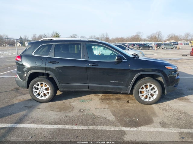 1C4PJMCS8FW642035 Jeep Cherokee Latitude
