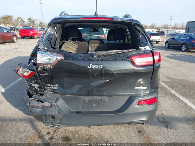 1C4PJMCS8FW642035 Jeep Cherokee Latitude