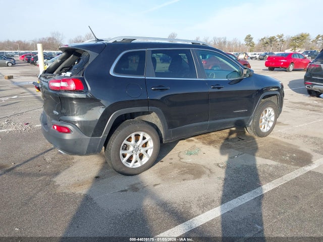 1C4PJMCS8FW642035 Jeep Cherokee Latitude