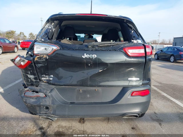 1C4PJMCS8FW642035 Jeep Cherokee Latitude