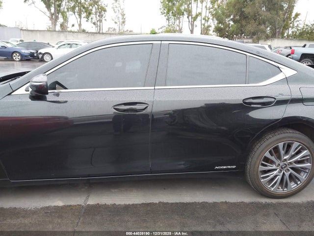 Lexus ES 300H 2021 58ADA1C11MU006403 Image 28
