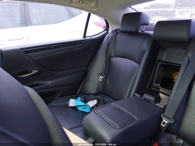 Lexus ES 300H 2021 58ADA1C11MU006403 Image 32