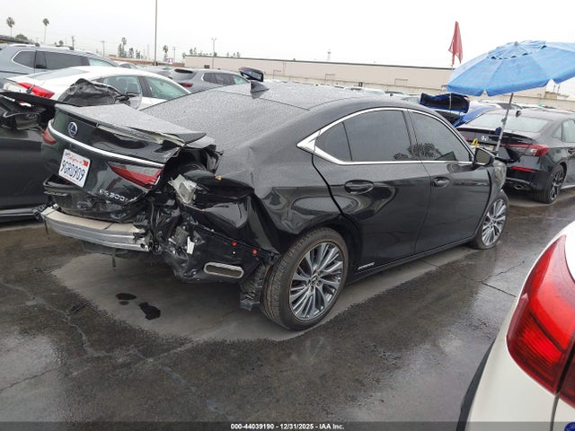 Lexus ES 300H 2021 58ADA1C11MU006403 Image 17
